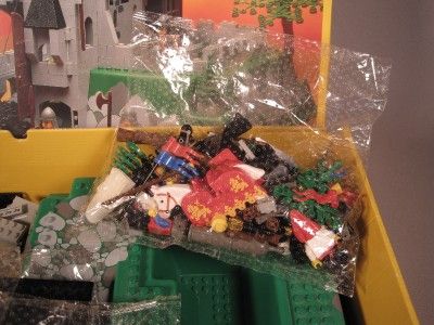 1990 Lego Kings Mountain Fortress Set #6081 Legoland w Box