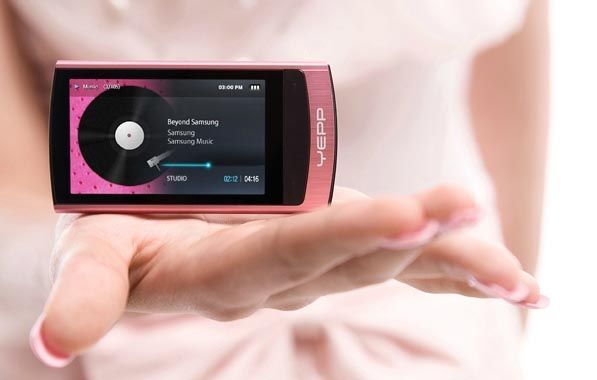 Samsung Yepp YP R1 PMP  MP4 Media Player 8GB Pink