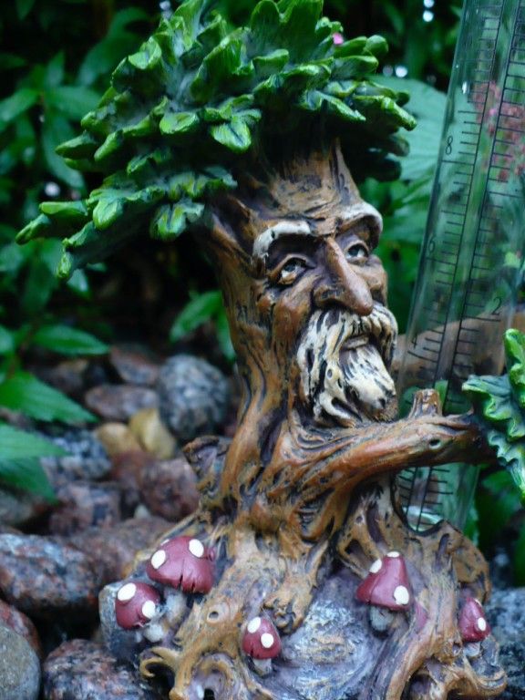 ENCHANTED FOREST RAIN GAUGE MR. WILLOW TREE NEW 6 IN. GARDEN DECOR