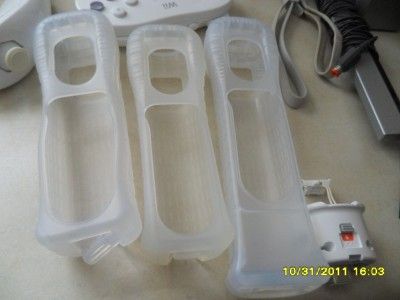 nintendo console wii resort game cube extras 2 remotes numchks motion