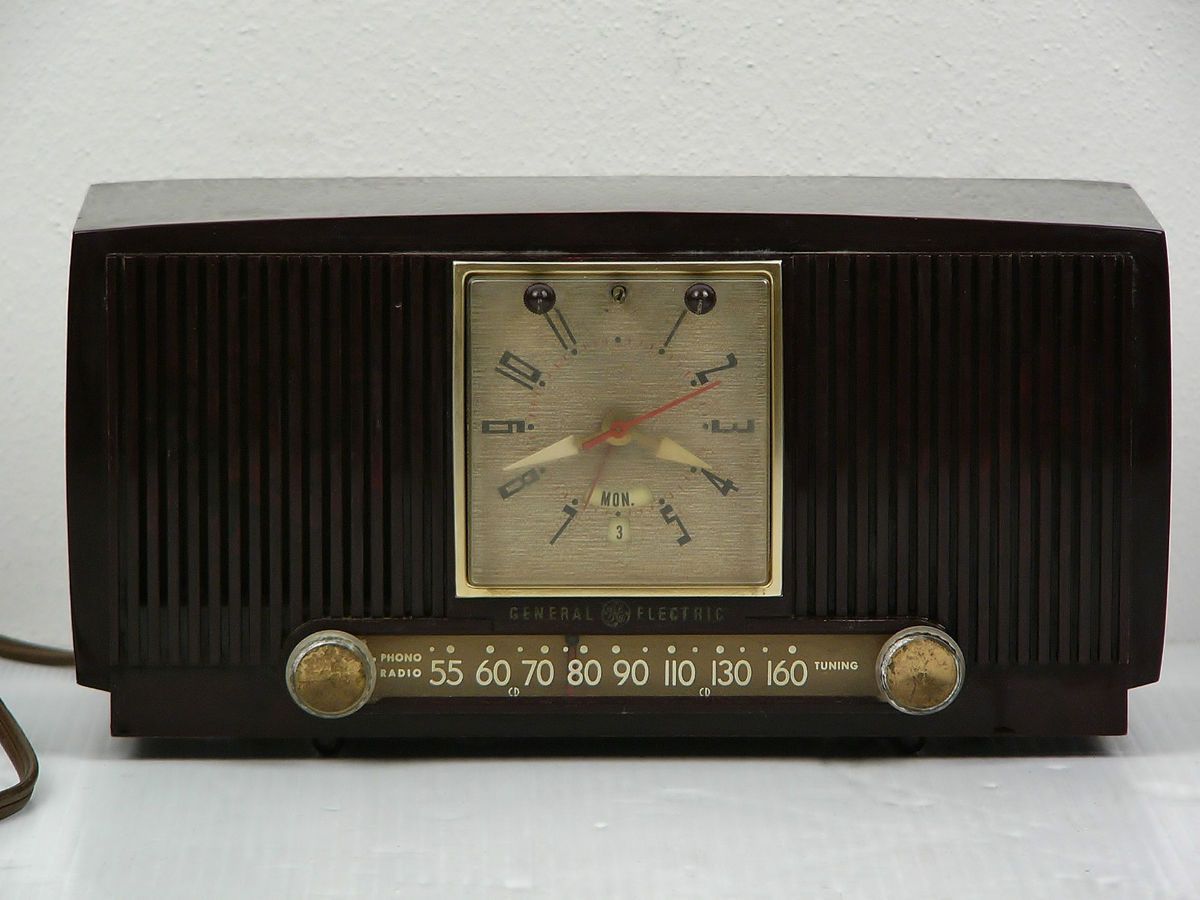 Vintage Bakelite General Electric Radio Alarm Clock Model 577 on PopScreen