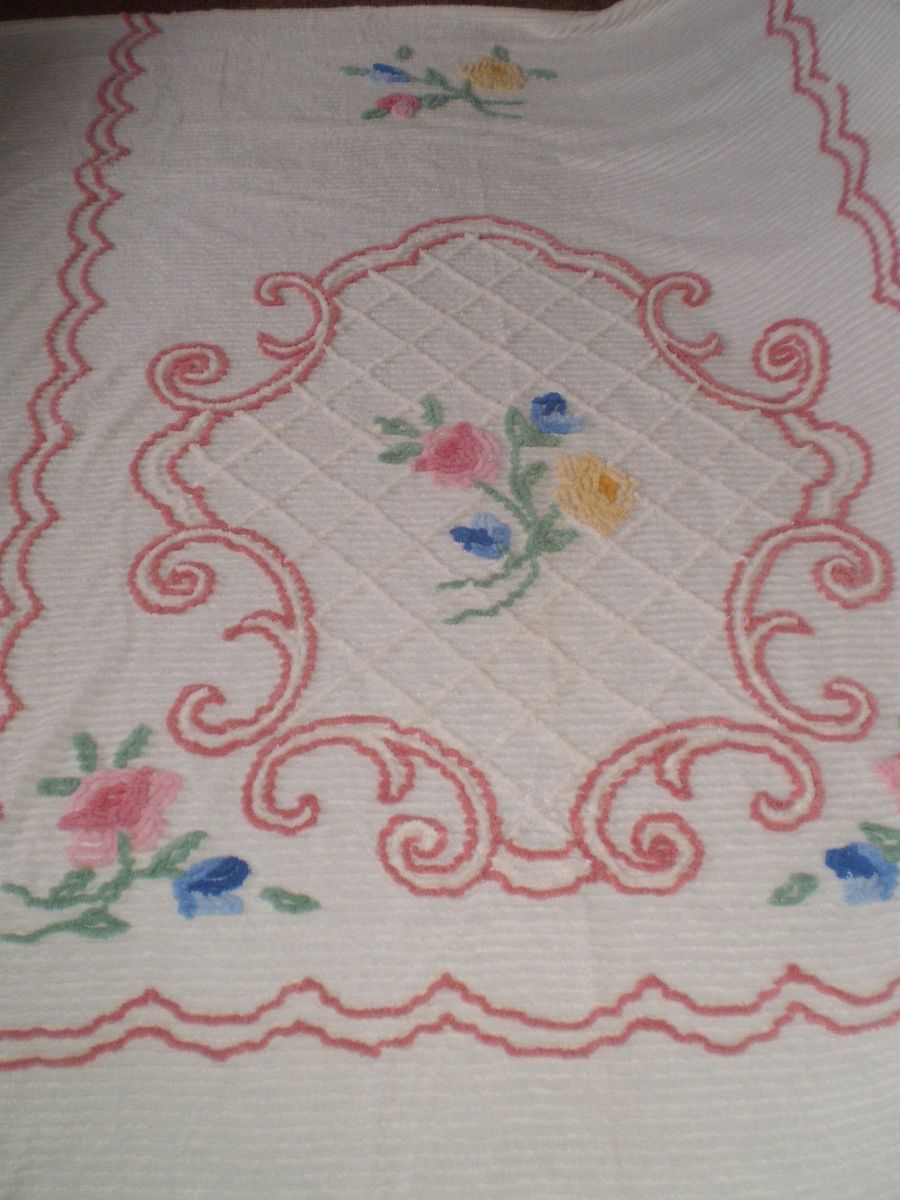 VINTAGE THICK CHENILLE BEDSPREAD FLORAL FLOWERS COTTAGE CHIC COLORS L