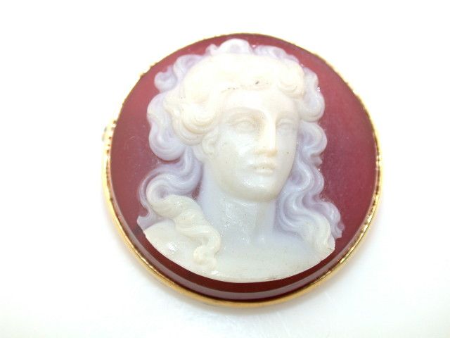 Victorian Antique Hard Stone Cameo 14kt Yellow Gold Pin