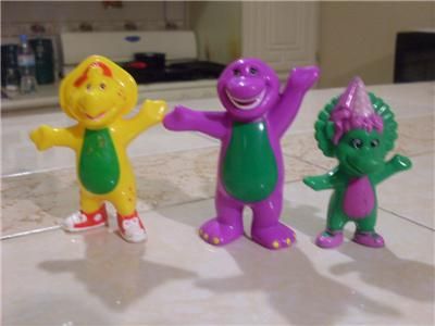 LOT/CAKE PVC FIGURE BARNEY, BJ AND BABY BOP WOW.