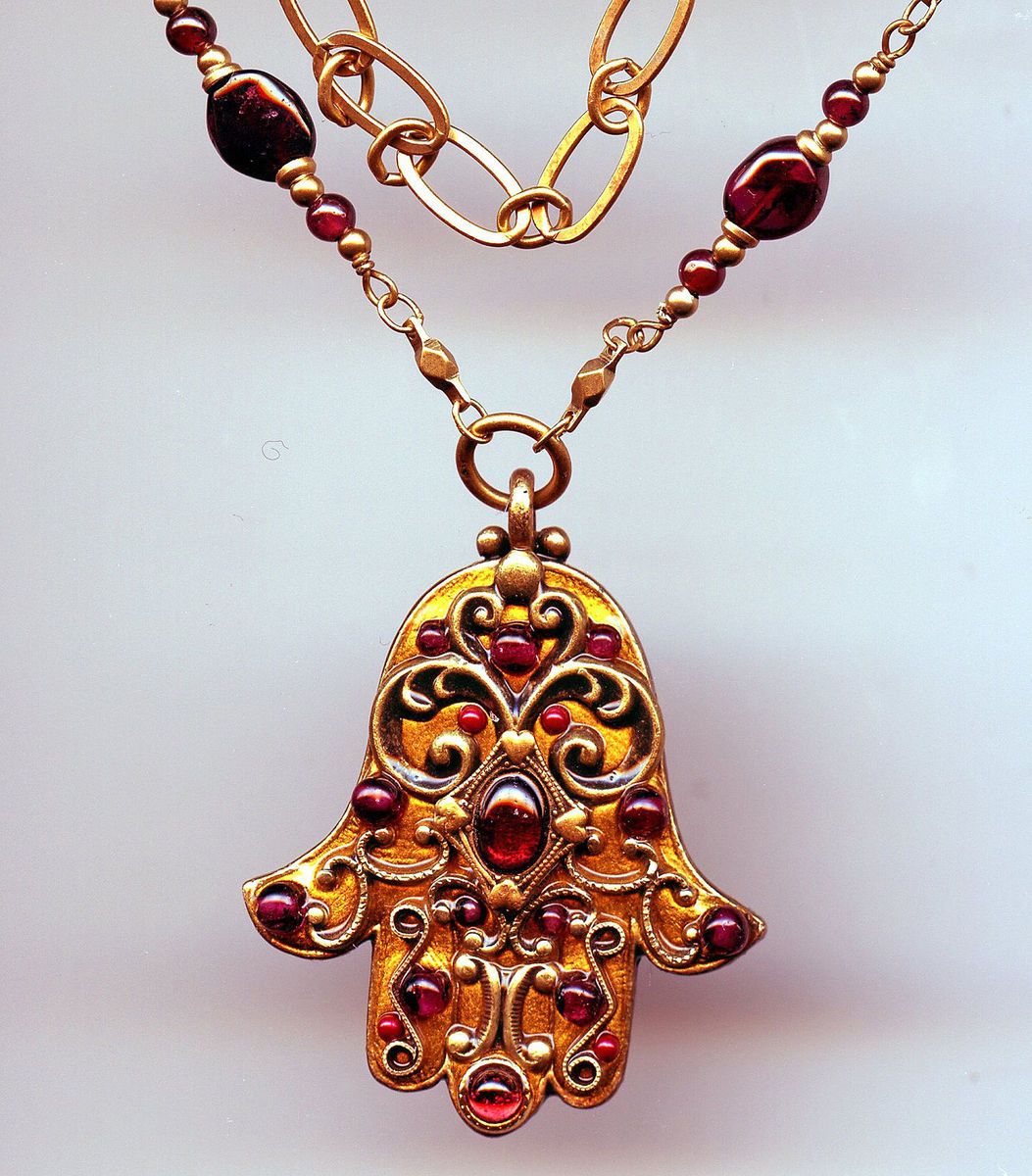 Signed NWT Michal Golan Medium Shiraz Garnet Hamsa Necklace