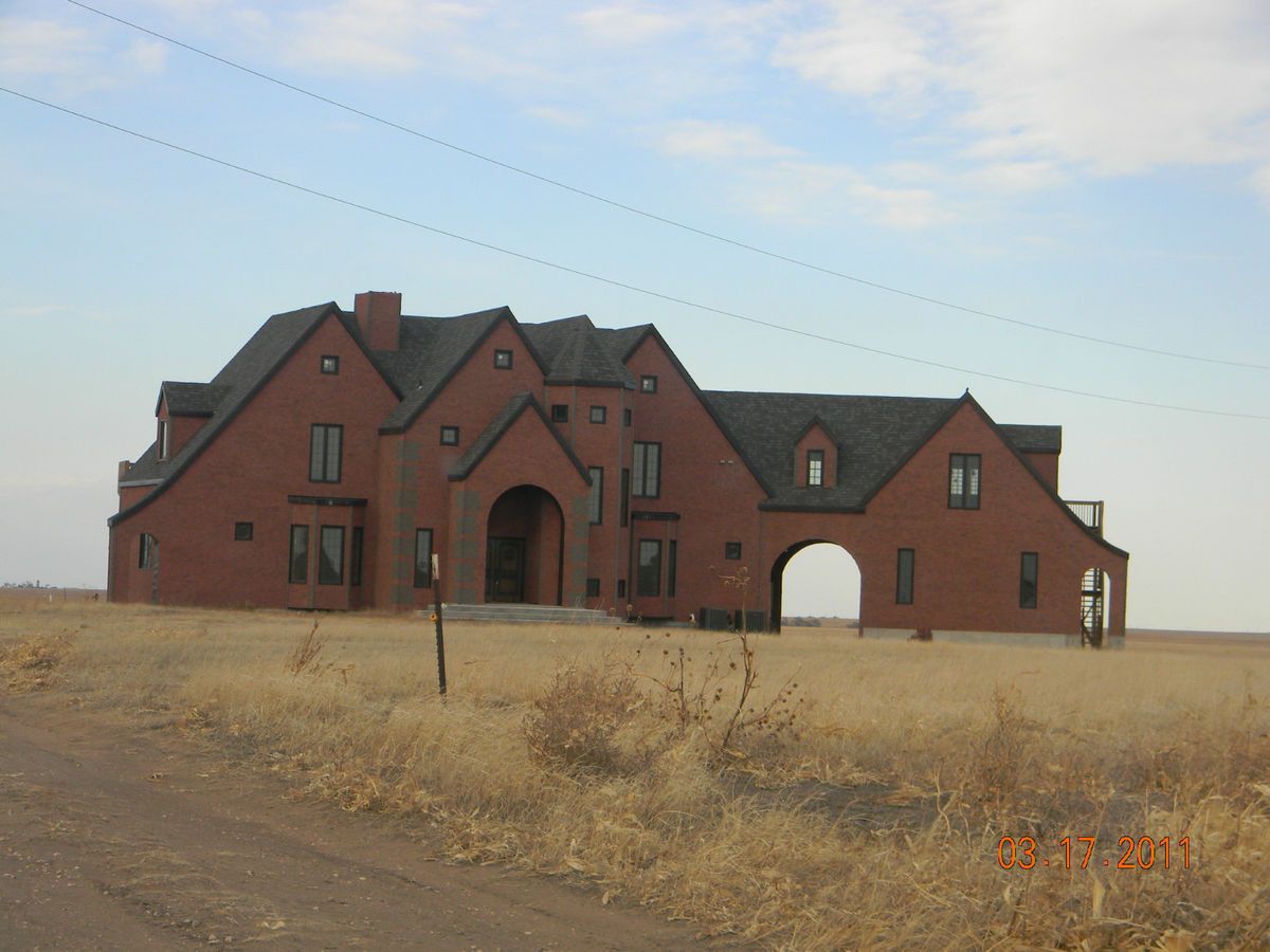 CASTLE ON THE PLAINS (CO) 5bd 3.5ba 4800+sqft 25ac FARM, HUNT, ESCAPE