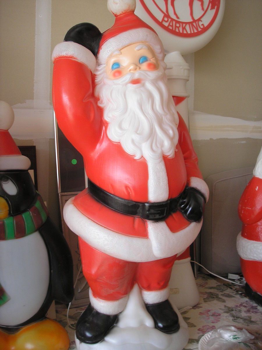 Christmas 41Waving Santa Blow Mold Lighted Holiday Yard Decoration