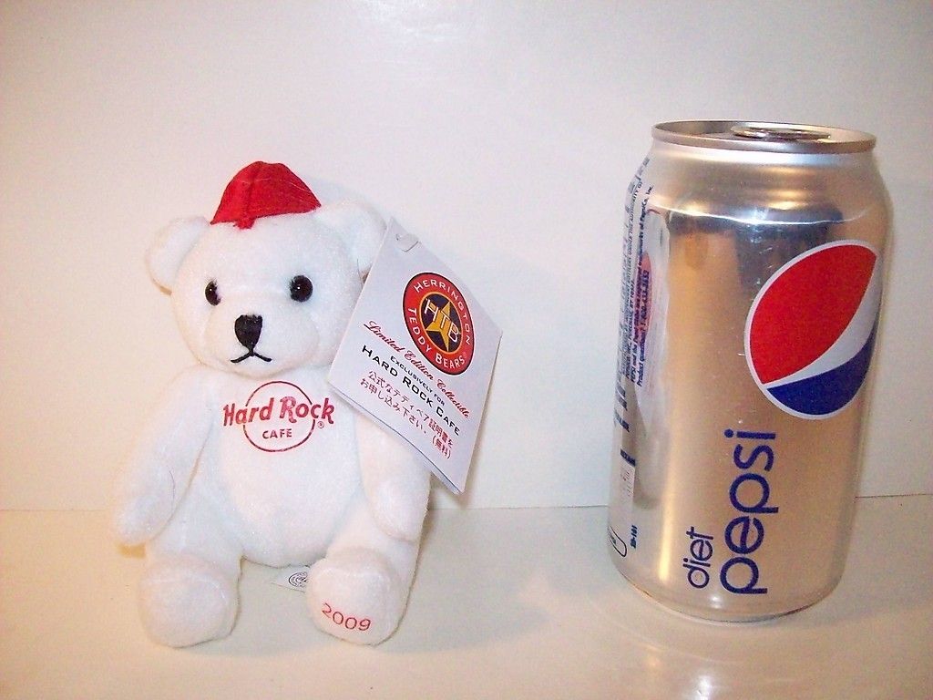 Herrington Teddy Bears Hard Rock Cafe 4 White Bear Red Cap 2009 on