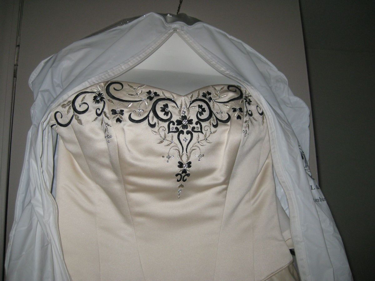  Bonny Bridal Wedding Dress
