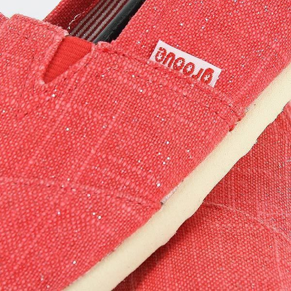 Groove Holloway Flats Red Bobs Styled Womens US Size 9