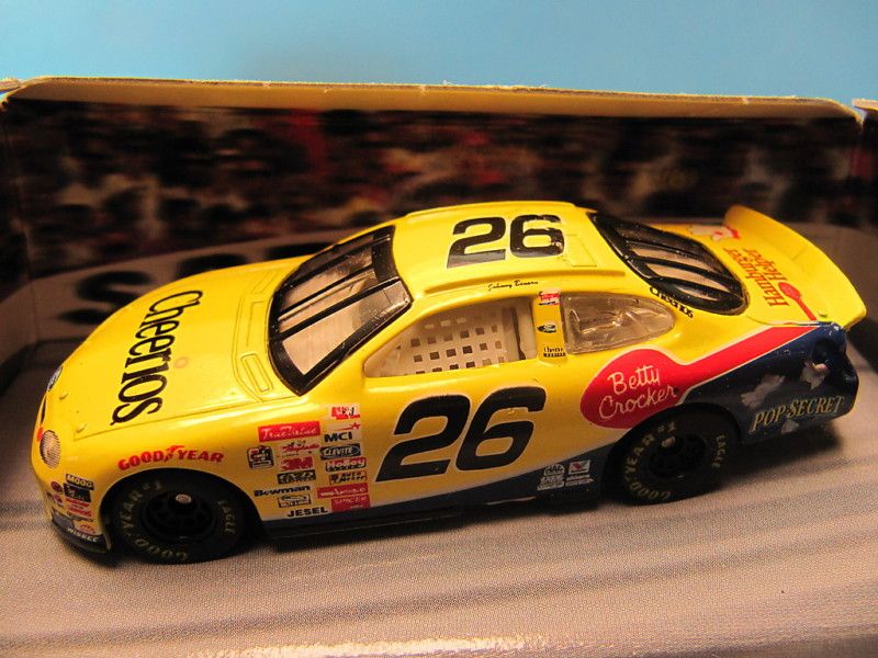 Hot Wheels Diecast NASCAR Ford Cheerios Ford Johnny Benson 1 64