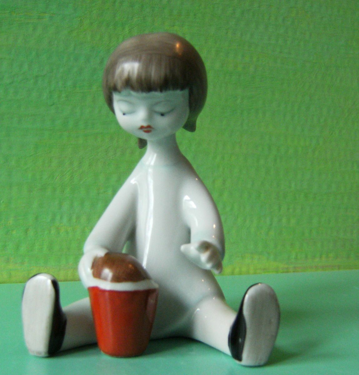  Playing Vintage Hungarian Hollohaza Porcelain Deco Figurine