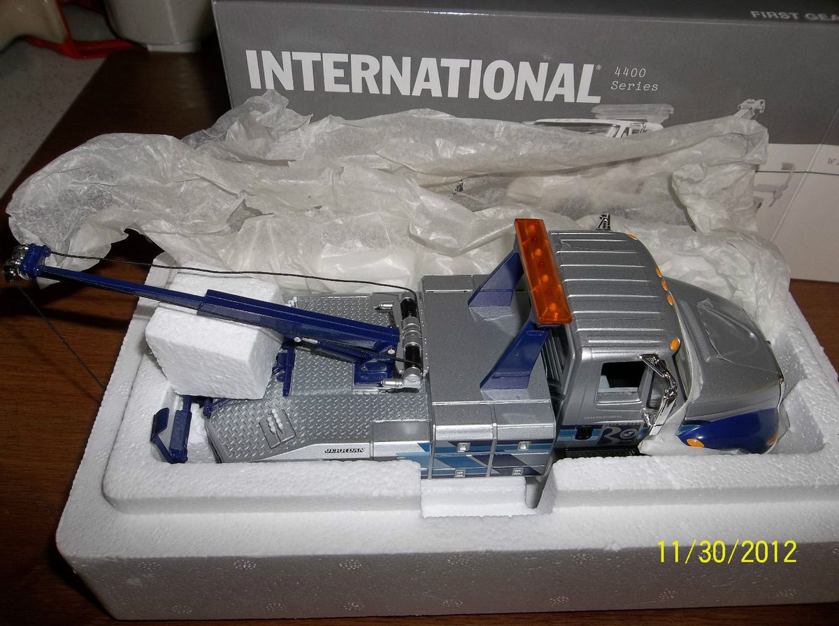 1st Gear International 4400 Tow Truck for Jerr Dan