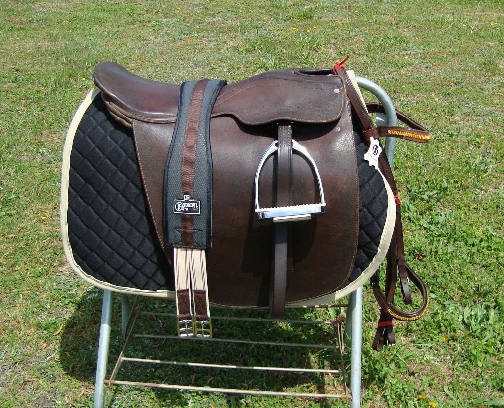 21 Used Cutback Saddle Set