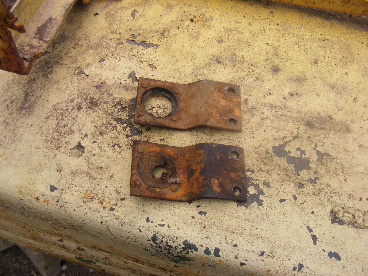 JOHN DEERE 420 430 RADIATOR BRACKETS FARMERJOHNSPARTS 404 569 3093  