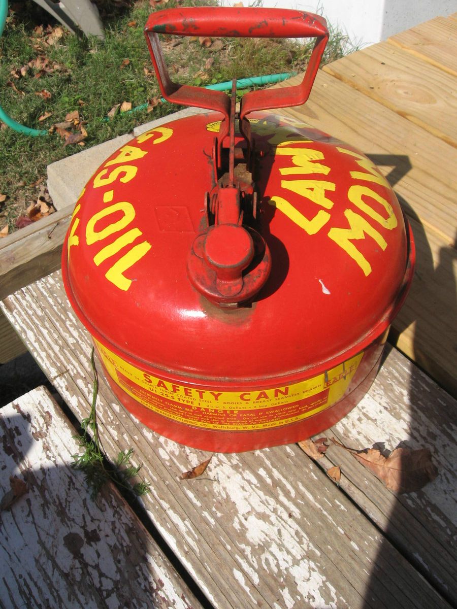 Vintage Eagle Metal 2 1 2 Gallon Gas Can