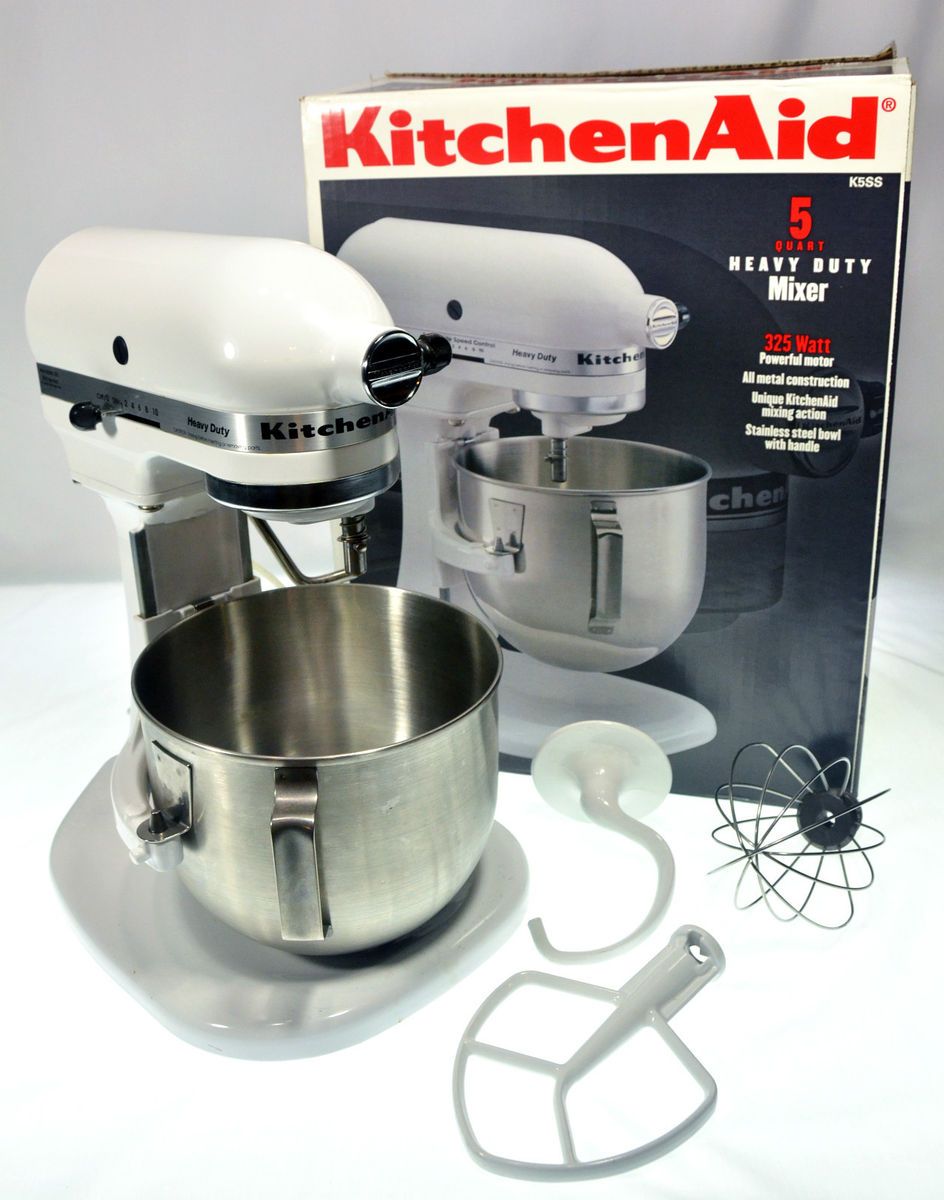 Kitchenaid K5SS heavy duty stand mixer white 325 watts powers on