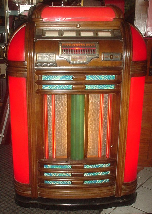 Seeburg Symphonola Jukebox RARE Model Classic w 8 Tubes Amp Original