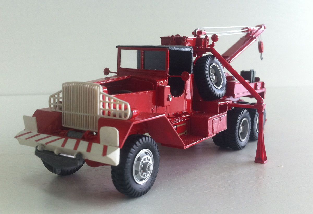 50 Ward LaFrance M1A1 Heavy Wrecker 6x6 Handmade Resin Model Red