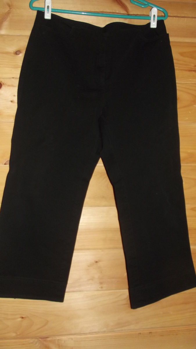 Womens Capris Black Express Sz 11 12