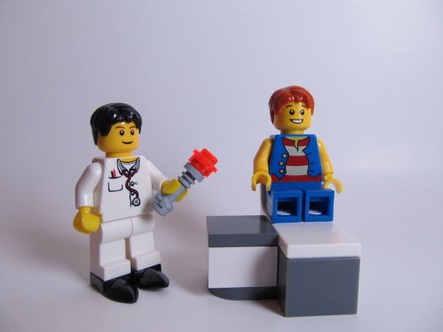 Lego Dentist Minifigure W Boy Patient Cool Dental Chair Laser Curing