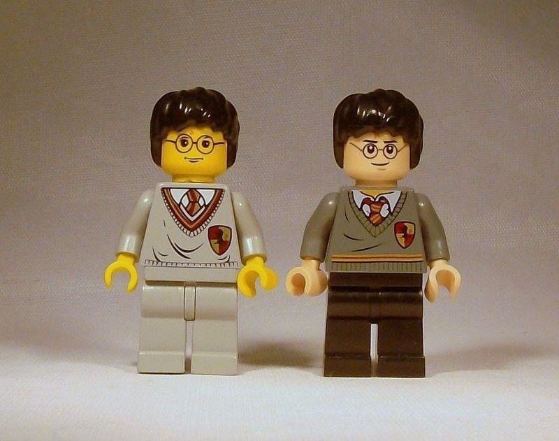 Lego Harry Potter Minifig Lot of 2   4842 Flesh Tone & 4702 Yellow