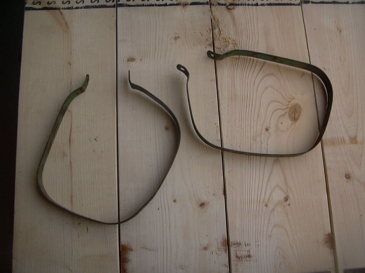 John Deere 112 Tractor Gas Fuel Tank Straps