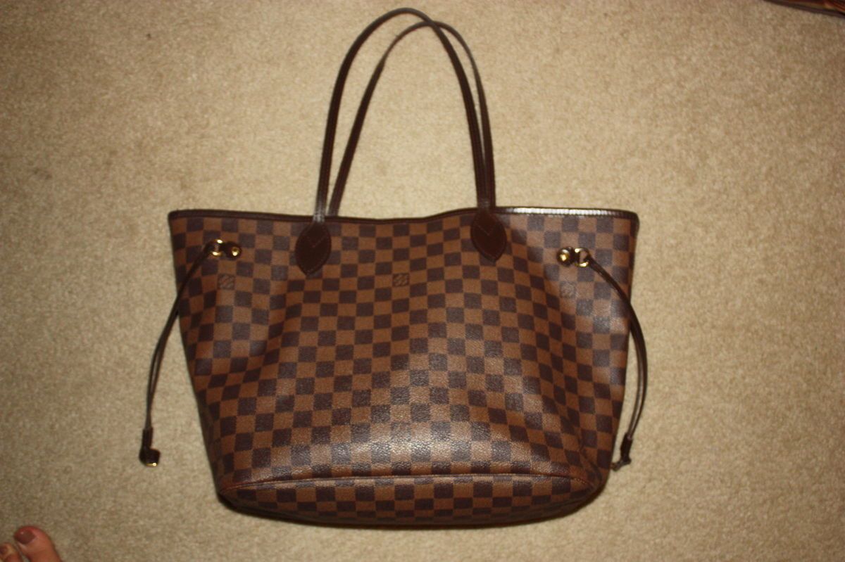 Louis Vuitton Never Full Purse