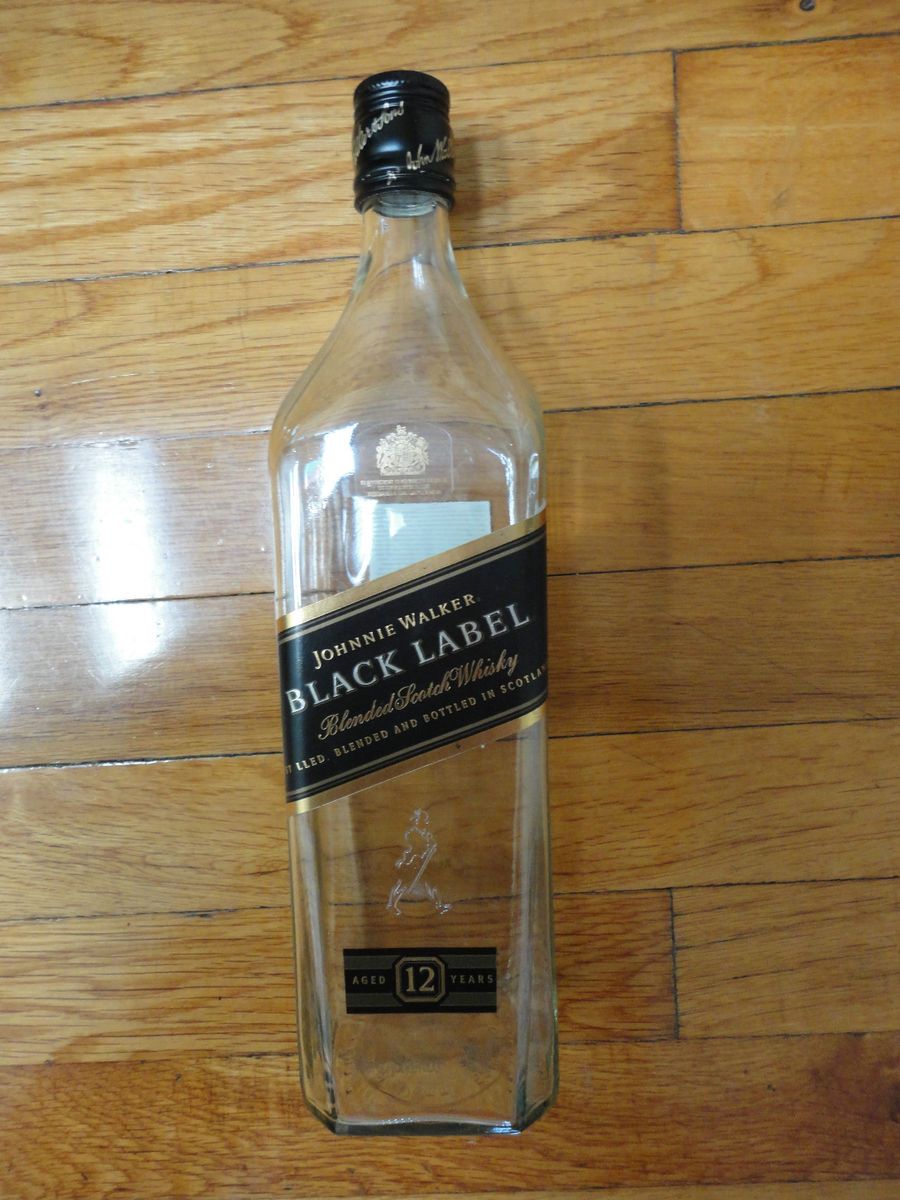 HUGE 25” JOHNNIE WALKER BLACK LABEL LARGE DISPLAY DUMMY BOTTLE Scotch  (EMPTY)