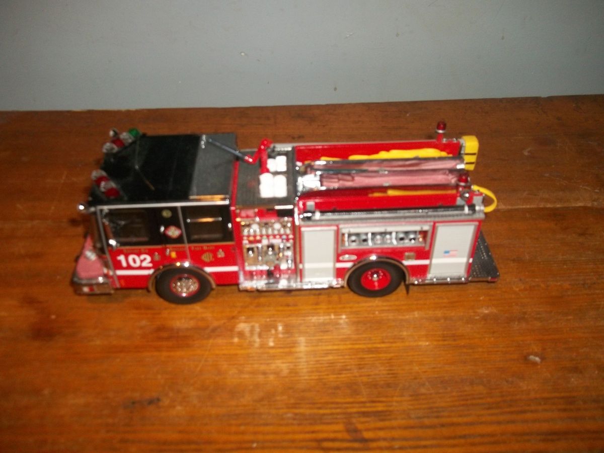 CODE 3 CHICAGO LUVERNE ENGINE #1O2 1/32 SCALE LIMITED EDITION 1073 OF