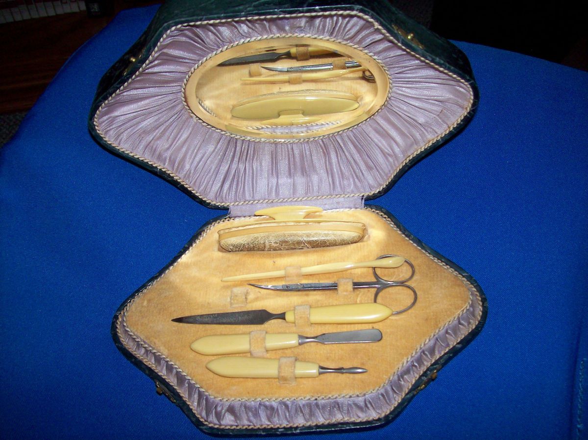 Vintage Manicure Set