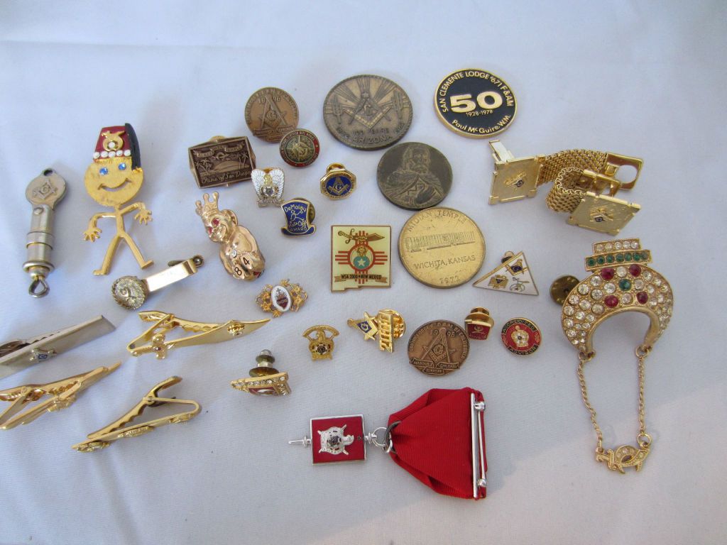 VINTAGE LOT MASONIC JEWELRY, 30 PIECES, DEMOLAY, SHRINER, 32 DEGREE