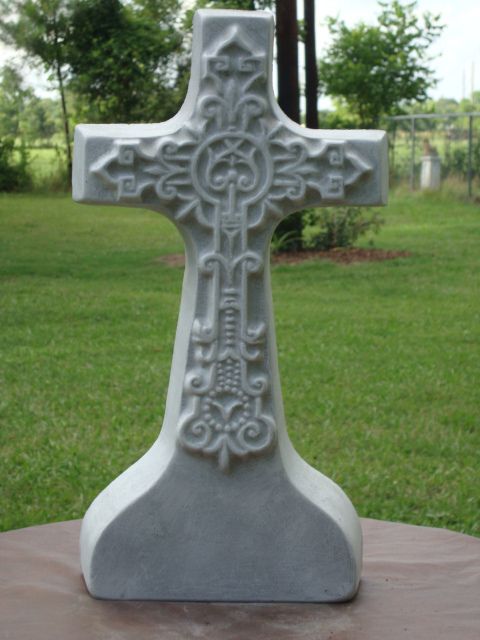 Cement Concrete Cross 2 Garden Road Memorial Statue