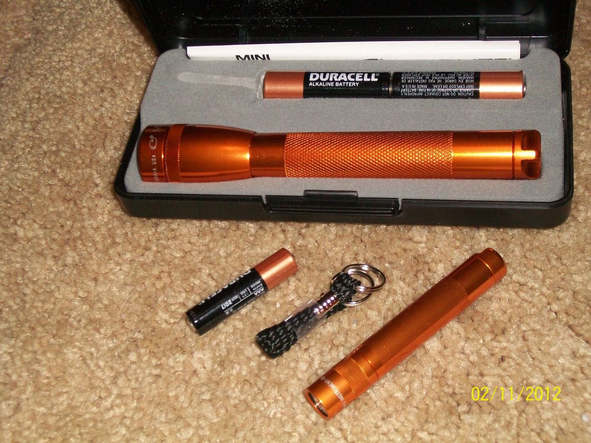 Maglite AA Mini Maglite  RARE  NASCAR Orange Color