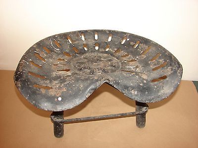 VINTAGE RURAL ART METAL TRACTOR SEAT 3 LEGGED 9 STOOL