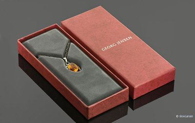 2001 GEORG JENSEN ANNUAL PENDANT WITH AMBER AND CHAIN LIMITED EDITION