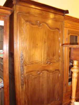 French wedding armoire bonnetiere Louis XV Provincial, circa 1800