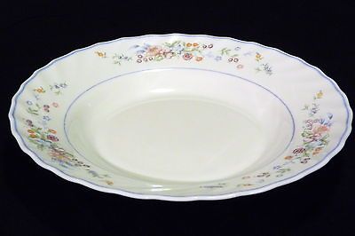 VGC ARCOPAL Victoria WIDE RIM SOUP BOWL 8 7/8 (22.7 cm) FRANCE