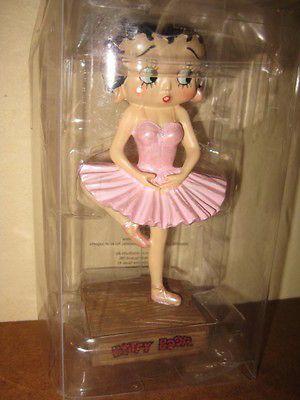 betty boop statue