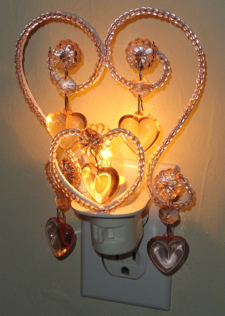 Opulent Treasures Kids Glass Beaded Chandelier Night Light Pink Heart