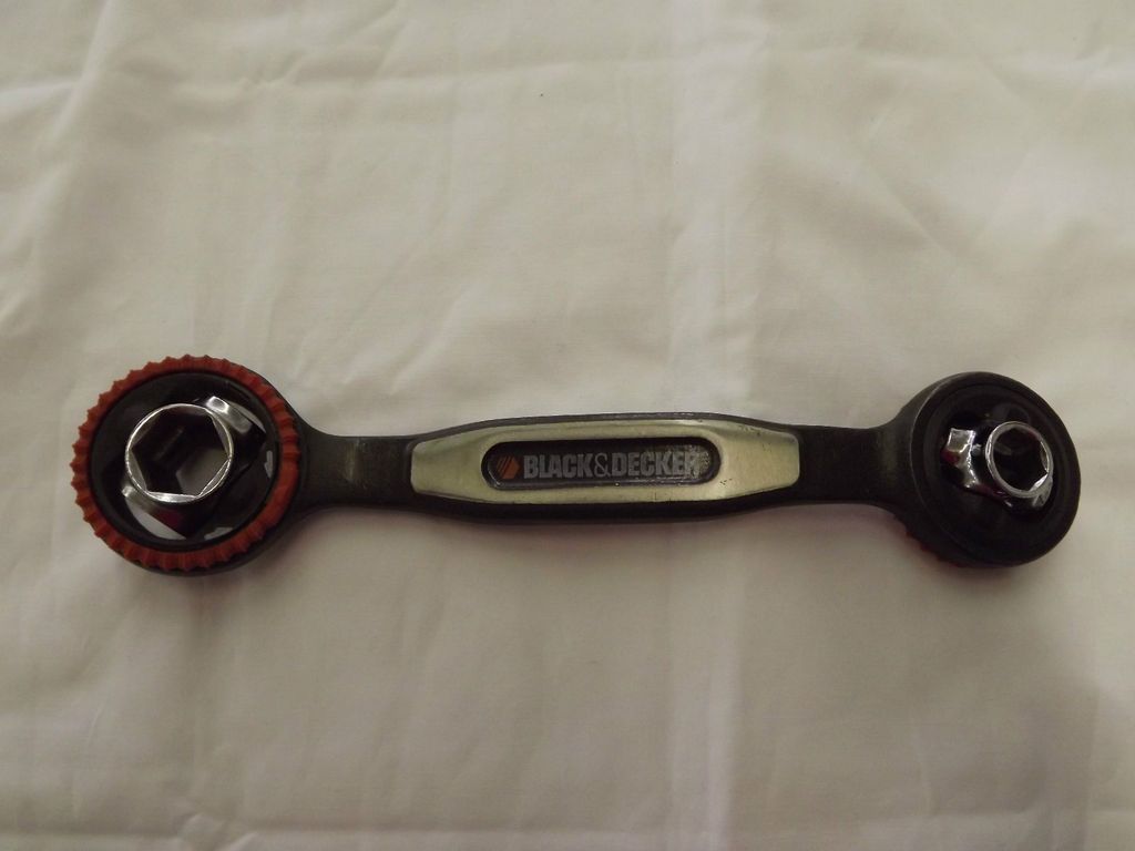 Black & Decker RRW100 Ratcheting Ready Wrench Set w 8 Universal