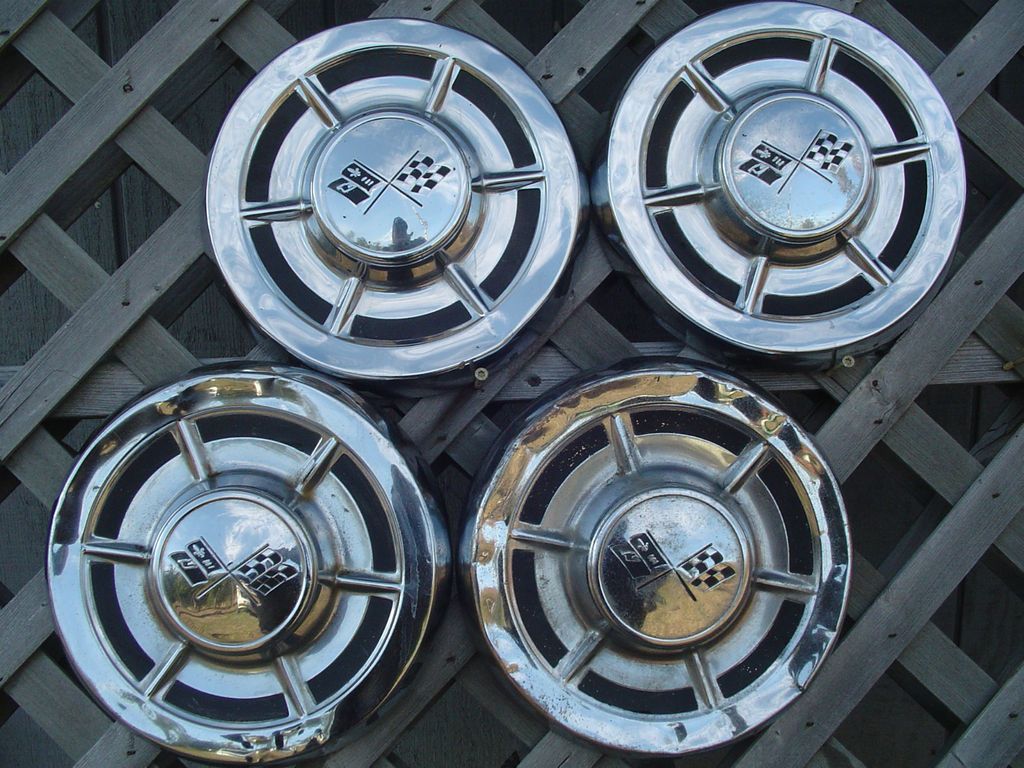 BIG BRAKE CHEVROLET CHEVY VETTE CORVETTE HUBCAPS WHEEL COVERS VINTAGE