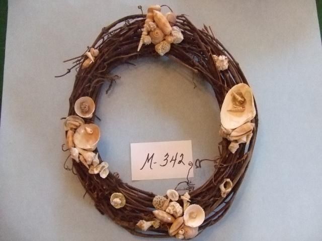 GRAPEVINE WREATH WITH SEA SHELLS ~~ LQQK ~~ SUMMER MEMORIES