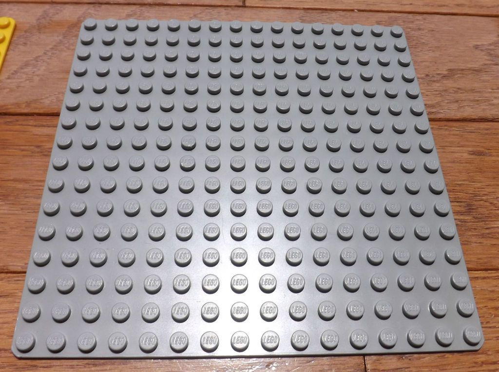 Lego Light Grey Baseplate 16 X 16 Dot (5 X 5) Base Plate 6399 6355