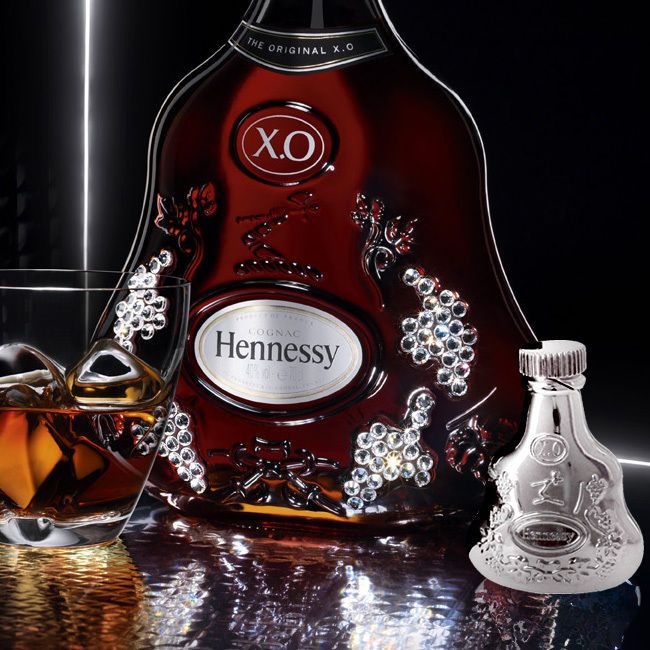 Silver Color Hennessy XO X.O. Cognac Grape Leaves Design Bottle