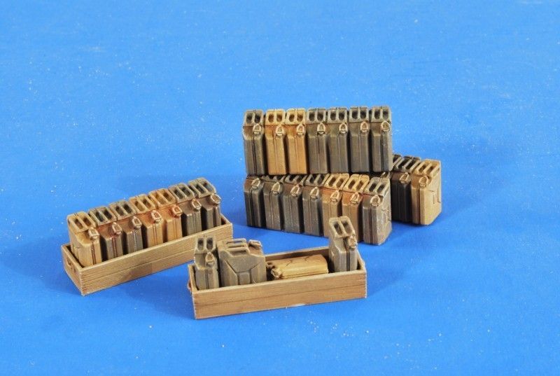 Verlinden 135 Jerry Cans Stack & Vehicle Racks, #2579