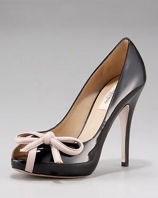 VALENTINO BLACK PATENT PRETTY BOW PLATFORM PUMPS 40 $645