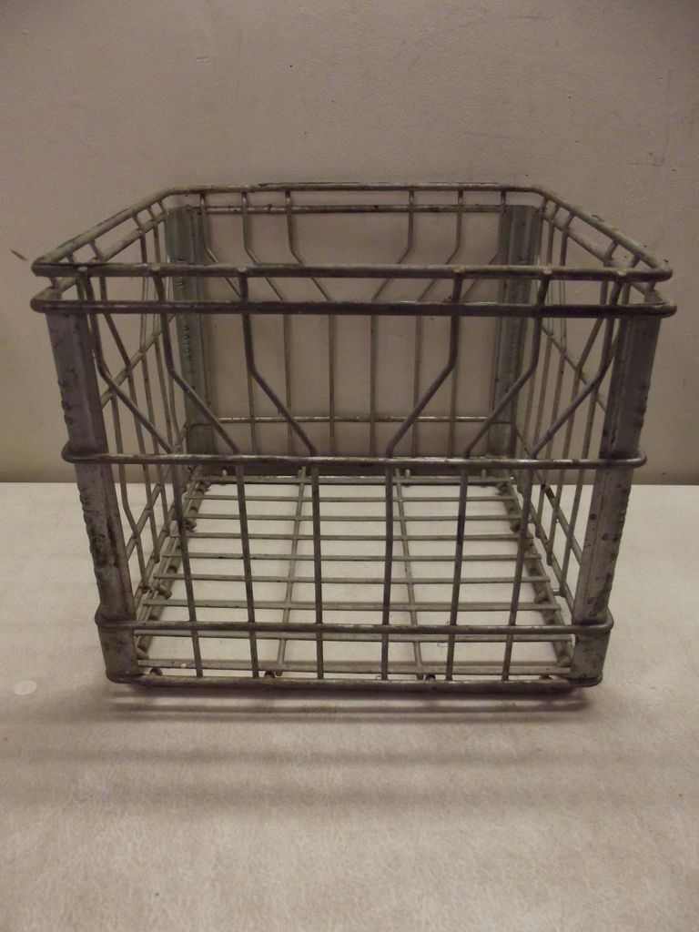 VINTAGE METAL WIRE MILK CRATE CARRIER GUIDAS DAIRY