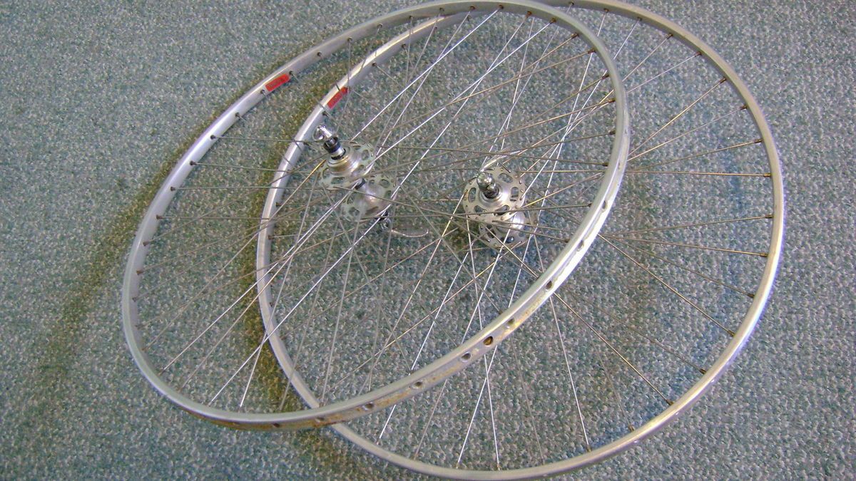 Nuovo Record Large Flange Hubs 40 Hole Fiamme Red Label Rims
