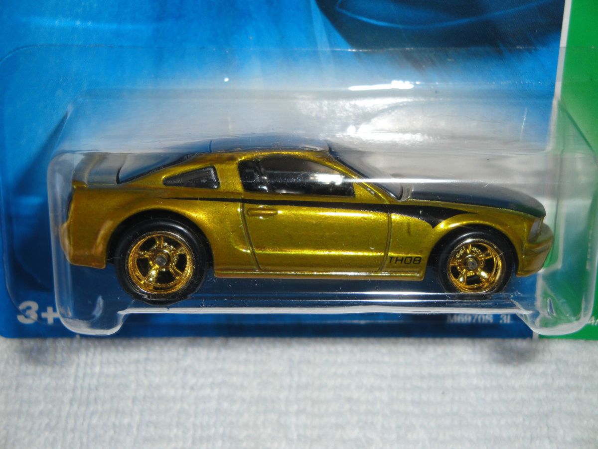 Hot Wheels 2006 T Hunt$ Ford Mustang GT w Real Riders